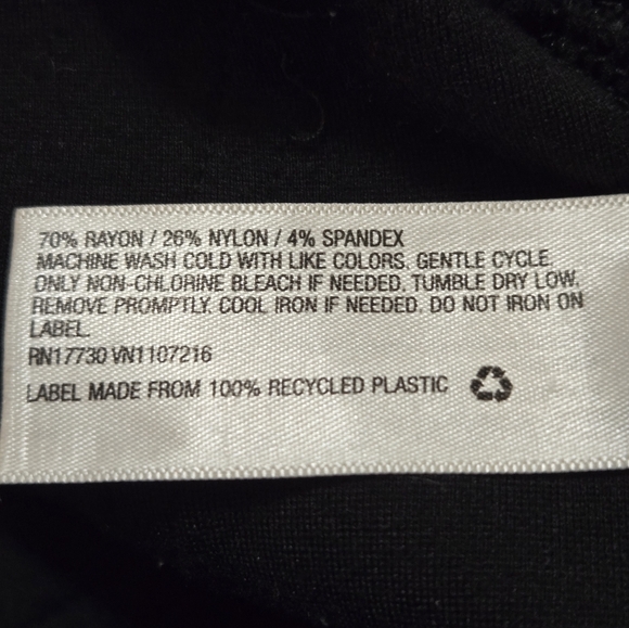 Isabel Maternity Black Leggings, Large, back pockets, EUC - Picture 6 of 8